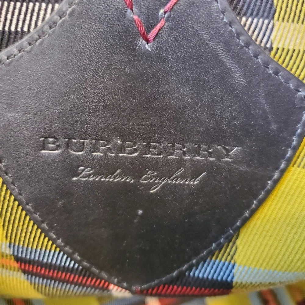 BURBERRY oversized reversible tote - Picture 8 of 11